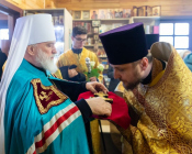 Патриарший Экзарх совершил Литургию в храме в честь святителя Николая Японского города Минска (фото 11)