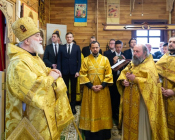 Патриарший Экзарх совершил Литургию в храме в честь святителя Николая Японского города Минска (фото 34)