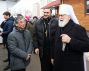 Патриарший Экзарх совершил Литургию в храме в честь святителя Николая Японского города Минска (фото 43)