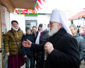 Патриарший Экзарх совершил Литургию в храме в честь святителя Николая Японского города Минска (фото 44)