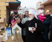 Патриарший Экзарх совершил Литургию в храме в честь святителя Николая Японского города Минска (фото 46)